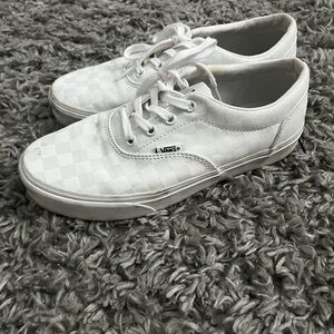Vans checkered low rise sneakers womens size 7.5